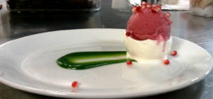 DESSERTS/pavlova_pomegranate_2.jpg