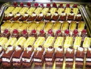 GATEAUX/Gateaux_petits_4kinds_3.JPG