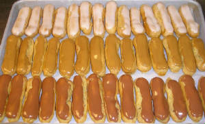 GATEAUX/eclairs_chocolate_coffe_vanilla.JPG