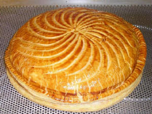 GATEAUX/pithivier_whole.JPG