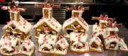 HOLIDAYS/new_Christmas06_gingerbreadhouse2.JPG