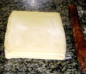 STEPbySTEP/puff_pastry_making_roll_1.JPG