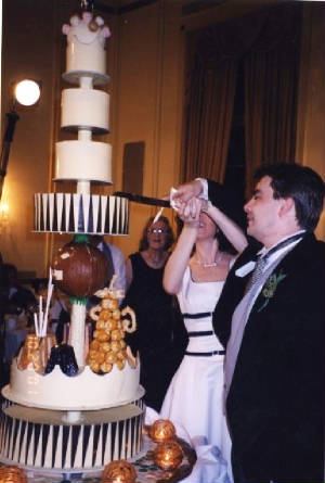 WEDDINGS/cake_wedding_kreuther_1.jpg