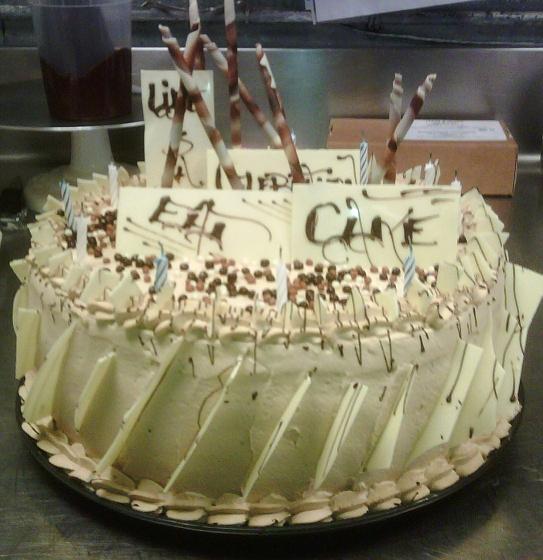 allBIRTHDAYS/cake_vanilla_coffee_2_11-29-09.jpg